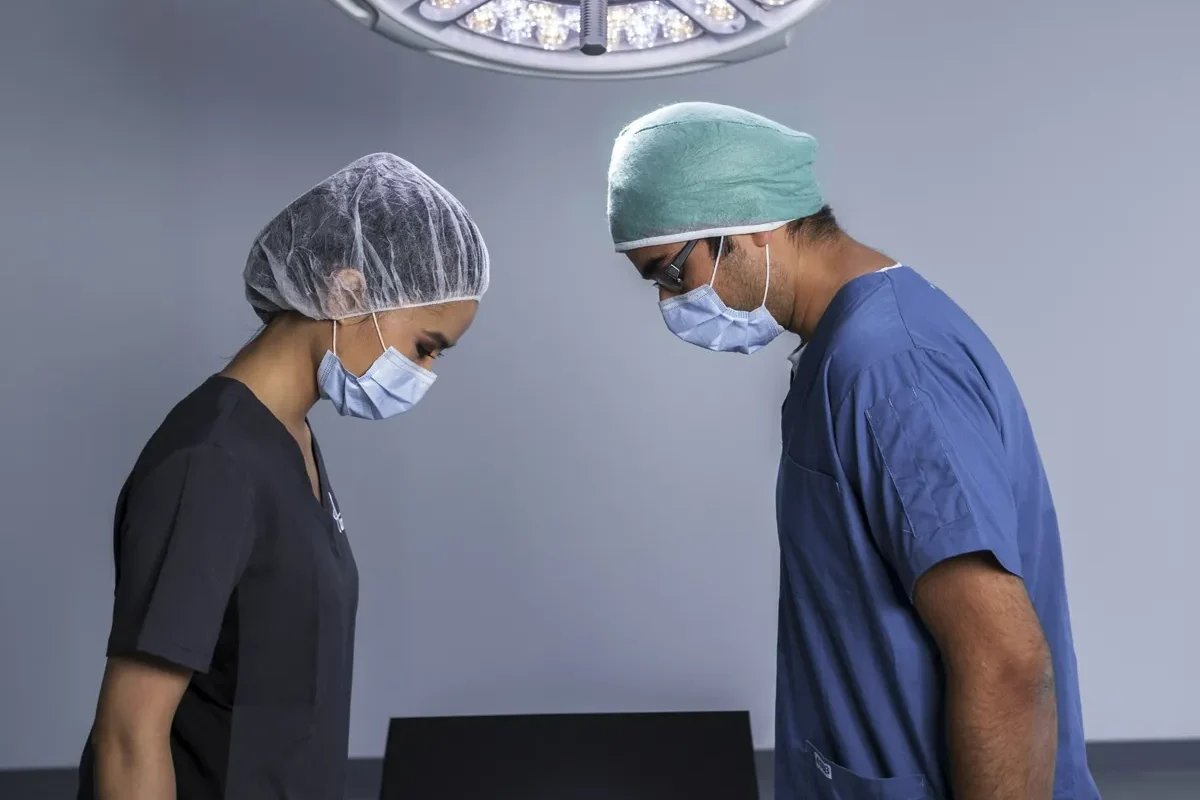 Features and Benefits of LED Light Sources in Surgery Revolutionizing Medical Lighting